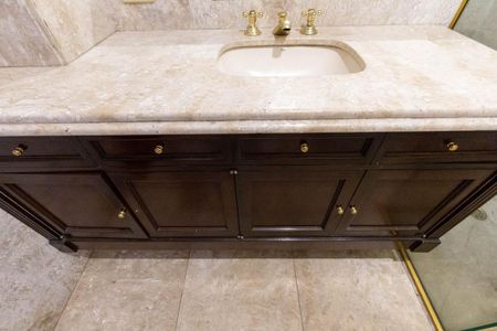 Apartamento para alugar com 280m², 2 quartos e 1 vaga Apartamento para alugar com 280m², 2 quartos e 1 vagaBanheiro da Suíte 2