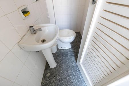 Apartamento para alugar com 280m², 2 quartos e 1 vaga Apartamento para alugar com 280m², 2 quartos e 1 vagaBanheiro de Serviço