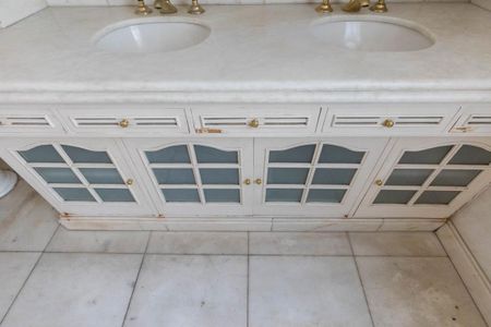 Apartamento para alugar com 280m², 2 quartos e 1 vaga Apartamento para alugar com 280m², 2 quartos e 1 vagaBanheiro da Suíte