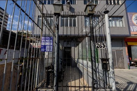 Apartamento à venda com 65m², 2 quartos e 1 vaga Apartamento à venda com 65m², 2 quartos e 1 vagaFachada