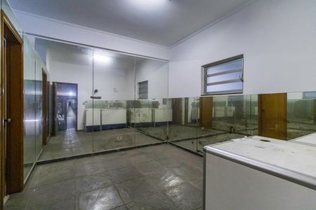 Casa à venda com 600m², 5 quartos e 6 vagas Casa à venda com 600m², 5 quartos e 6 vagasGaragem