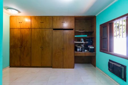 Casa à venda com 600m², 5 quartos e 6 vagas Casa à venda com 600m², 5 quartos e 6 vagasSuite 4