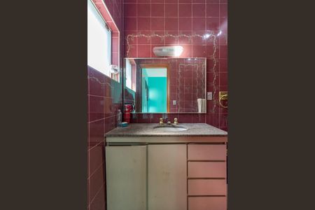 Casa à venda com 600m², 5 quartos e 6 vagas Casa à venda com 600m², 5 quartos e 6 vagasBanheiro da Suite 3