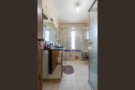 Casa à venda com 600m², 5 quartos e 6 vagas Casa à venda com 600m², 5 quartos e 6 vagasBanheiro da Suite 1