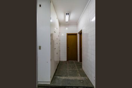 Casa à venda com 600m², 5 quartos e 6 vagas Casa à venda com 600m², 5 quartos e 6 vagasÁrea de Serviço