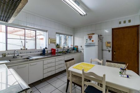 Casa à venda com 600m², 5 quartos e 6 vagas Casa à venda com 600m², 5 quartos e 6 vagasCozinha