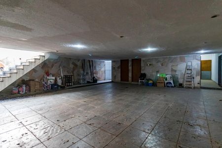 Casa à venda com 600m², 5 quartos e 6 vagas Casa à venda com 600m², 5 quartos e 6 vagasGaragem