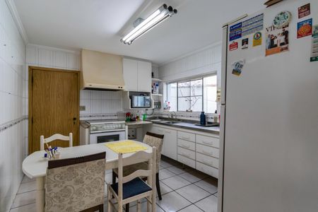 Casa à venda com 600m², 5 quartos e 6 vagas Casa à venda com 600m², 5 quartos e 6 vagasCozinha