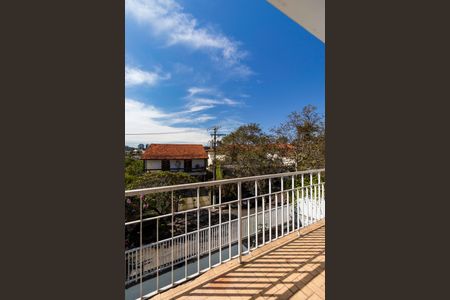 Casa à venda com 600m², 5 quartos e 6 vagas Casa à venda com 600m², 5 quartos e 6 vagasVaranda da Suite 1