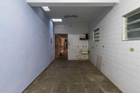 Casa à venda com 600m², 5 quartos e 6 vagas Casa à venda com 600m², 5 quartos e 6 vagasÁrea de Serviço