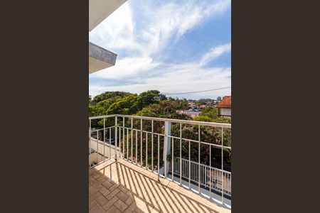 Casa à venda com 600m², 5 quartos e 6 vagas Casa à venda com 600m², 5 quartos e 6 vagasVaranda da Suite 1