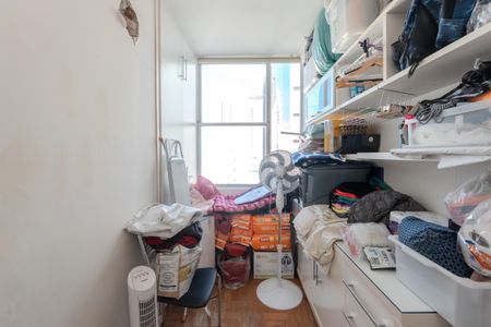 Apartamento à venda com 278m², 3 quartos e 2 vagas Apartamento à venda com 278m², 3 quartos e 2 vagasQuarto de Serviço