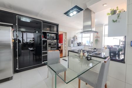 Apartamento à venda com 278m², 3 quartos e 2 vagas Apartamento à venda com 278m², 3 quartos e 2 vagasCozinha