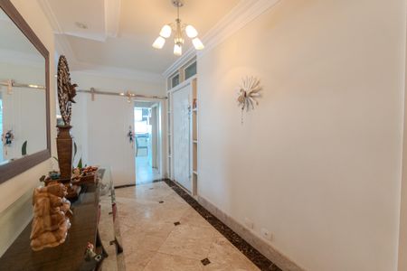 Apartamento à venda com 278m², 3 quartos e 2 vagas Apartamento à venda com 278m², 3 quartos e 2 vagasCorredor