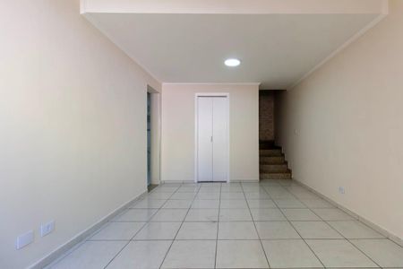 Sala de casa de condomínio para alugar com 2 quartos, 95m² em Vila Esperança, São Paulo