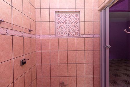 Banheiro de casa para alugar com 1 quarto, 40m² em Vila Irmaos Arnoni, São Paulo
