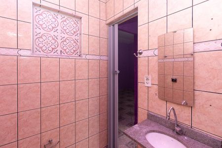 Banheiro de casa para alugar com 1 quarto, 40m² em Vila Irmaos Arnoni, São Paulo
