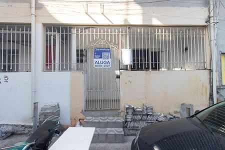 Fachada de casa para alugar com 1 quarto, 40m² em Vila Irmaos Arnoni, São Paulo