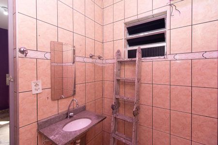 Banheiro de casa para alugar com 1 quarto, 40m² em Vila Irmaos Arnoni, São Paulo