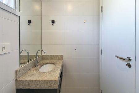 Apartamento para alugar com 65m², 2 quartos e 1 vagaBanheiro da Suíte