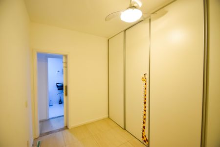 Apartamento à venda com 60m², 2 quartos e 1 vagaQuarto 2