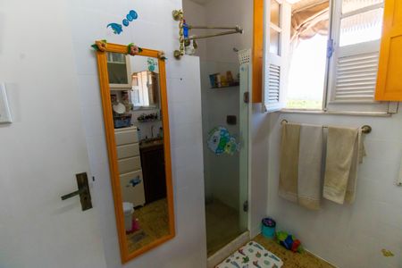 Casa à venda com 360m², 4 quartos e 4 vagas Casa à venda com 360m², 4 quartos e 4 vagasBanheiro 1