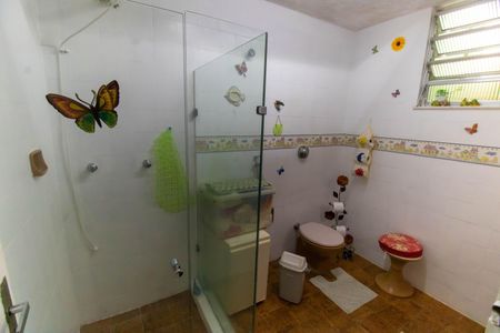 Casa à venda com 360m², 4 quartos e 4 vagas Casa à venda com 360m², 4 quartos e 4 vagasBanheiro 2