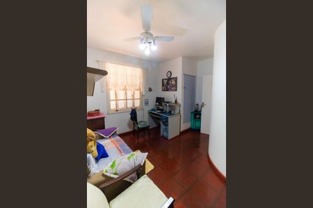 Casa à venda com 360m², 4 quartos e 4 vagas Casa à venda com 360m², 4 quartos e 4 vagasHall