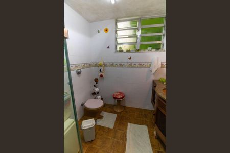 Casa à venda com 360m², 4 quartos e 4 vagas Casa à venda com 360m², 4 quartos e 4 vagasBanheiro 2