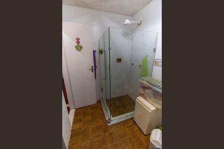 Casa à venda com 360m², 4 quartos e 4 vagas Casa à venda com 360m², 4 quartos e 4 vagasBanheiro 2