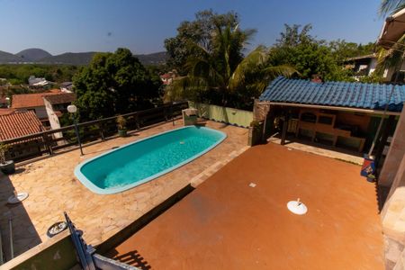 Casa à venda com 360m², 4 quartos e 4 vagas Casa à venda com 360m², 4 quartos e 4 vagasÁrea externa