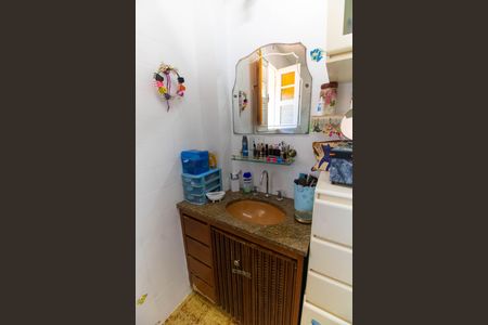 Casa à venda com 360m², 4 quartos e 4 vagas Casa à venda com 360m², 4 quartos e 4 vagasBanheiro 1