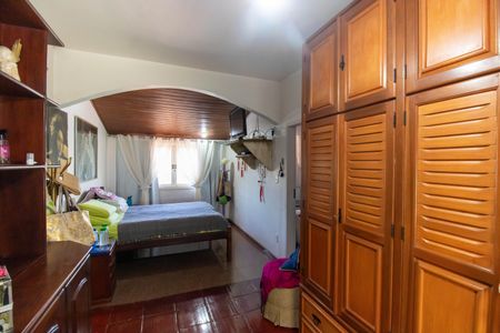 Casa à venda com 360m², 4 quartos e 4 vagas Casa à venda com 360m², 4 quartos e 4 vagasQuarto 3