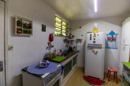 Casa à venda com 360m², 4 quartos e 4 vagas Casa à venda com 360m², 4 quartos e 4 vagasCozinha