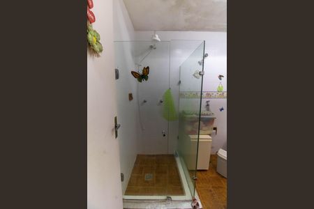 Casa à venda com 360m², 4 quartos e 4 vagas Casa à venda com 360m², 4 quartos e 4 vagasBanheiro 2