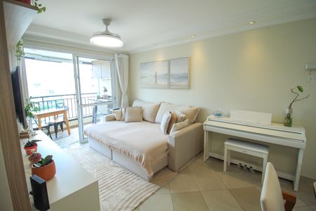 Apartamento à venda com 74m², 3 quartos e 2 vagasSala