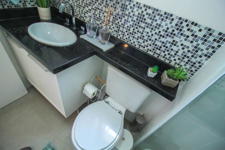 Apartamento à venda com 74m², 3 quartos e 2 vagasBanheiro da Suíte