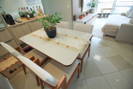 Apartamento à venda com 74m², 3 quartos e 2 vagasSala