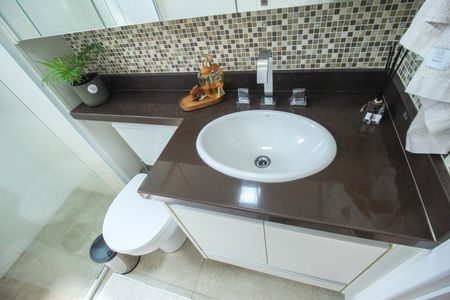 Apartamento à venda com 74m², 3 quartos e 2 vagasBanheiro Social