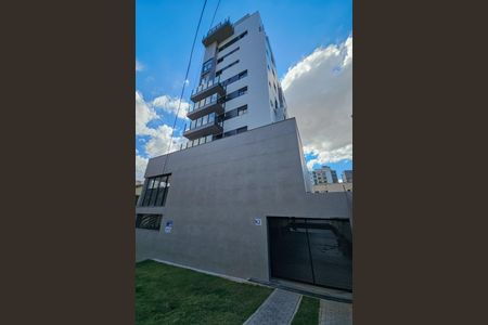 Apartamento à venda com 66m², 2 quartos e 2 vagas Apartamento à venda com 66m², 2 quartos e 2 vagasFachada