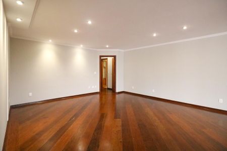 Apartamento para alugar com 206m², 4 quartos e 2 vagas Apartamento para alugar com 206m², 4 quartos e 2 vagasSala