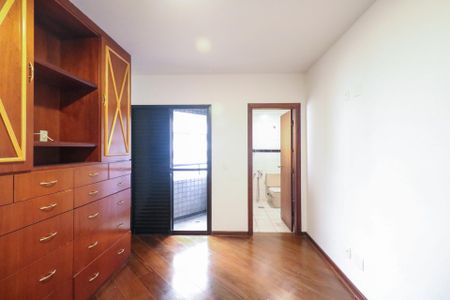 Apartamento para alugar com 206m², 4 quartos e 2 vagas Apartamento para alugar com 206m², 4 quartos e 2 vagasSuíte 2