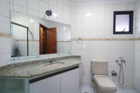 Apartamento para alugar com 206m², 4 quartos e 2 vagas Apartamento para alugar com 206m², 4 quartos e 2 vagasBanheiro Social