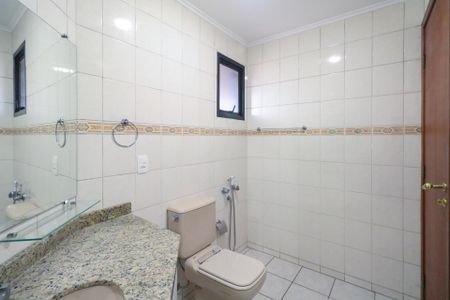 Apartamento para alugar com 206m², 4 quartos e 2 vagas Apartamento para alugar com 206m², 4 quartos e 2 vagasBanheiro Social