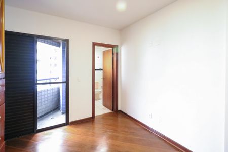 Apartamento para alugar com 206m², 4 quartos e 2 vagas Apartamento para alugar com 206m², 4 quartos e 2 vagasSuíte 2