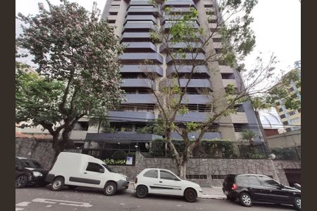 Apartamento para alugar com 206m², 4 quartos e 2 vagas Apartamento para alugar com 206m², 4 quartos e 2 vagasFachada