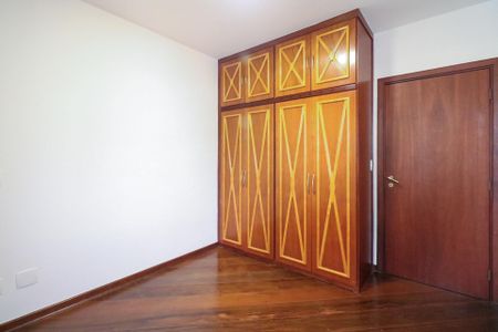 Apartamento para alugar com 206m², 4 quartos e 2 vagas Apartamento para alugar com 206m², 4 quartos e 2 vagasQuarto 2