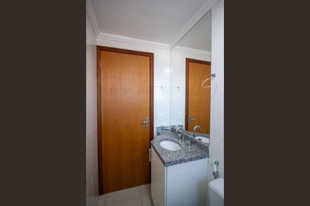 Apartamento para alugar com 67m², 2 quartos e 2 vagasBanheiro