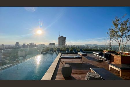 Studio à venda com 60m², 1 quarto e 1 vagaPiscina