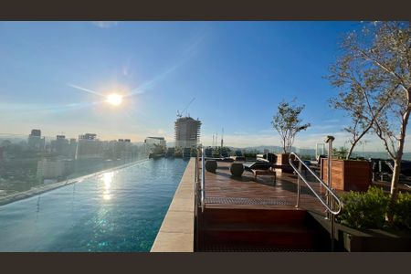 Studio à venda com 60m², 1 quarto e 1 vagaPiscina